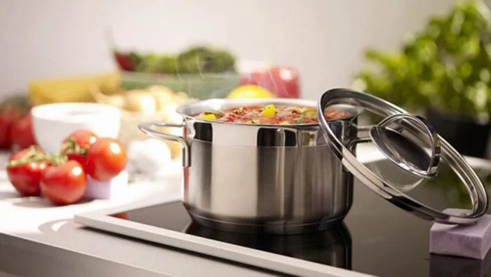 Review bep dien tu hitachi co tot khong cua nuoc nao bia