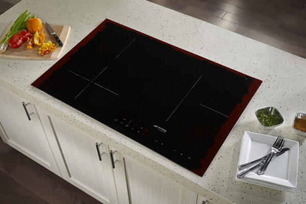 Review Bếp Điện Từ Smeg: Có Tốt Không, Của Nước Nào?