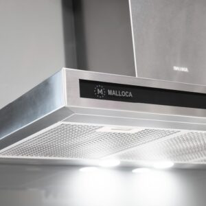 Máy hút mùi Malloca ZETA K1573 áp tường inox phối với kính đen sang trọng